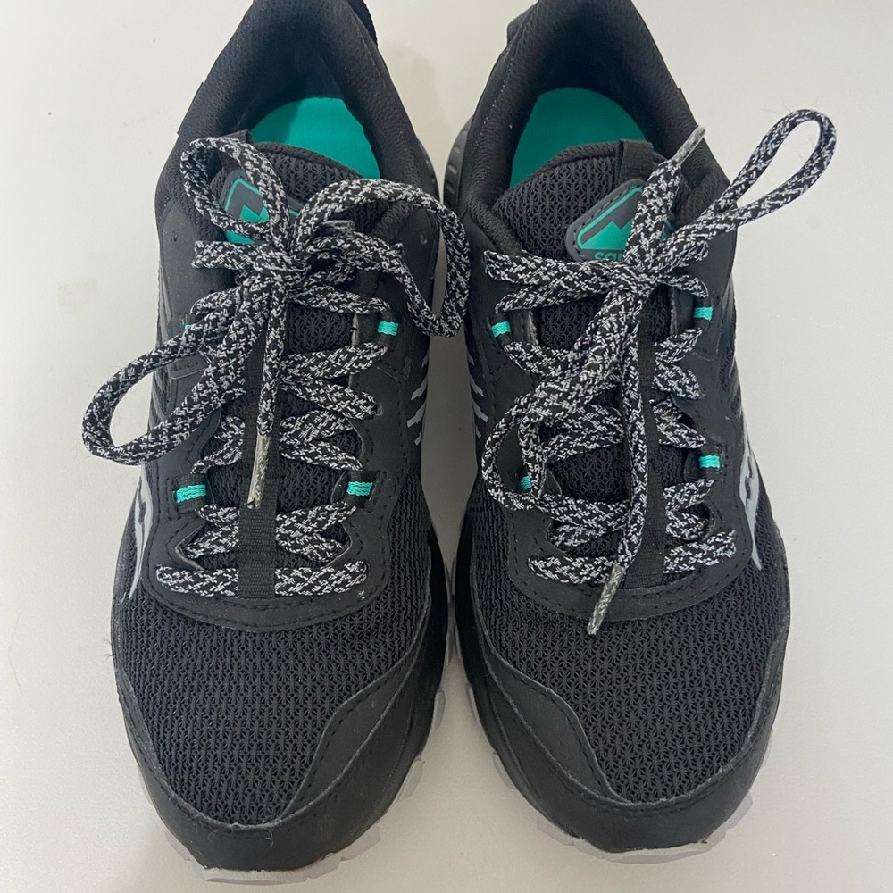 Saucony women Gore-Tex gym shoes - Picture 3 of 4